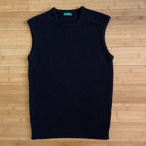 black ribbed vest